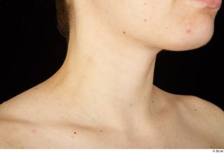 Ellie Springlare neck 0003.jpg